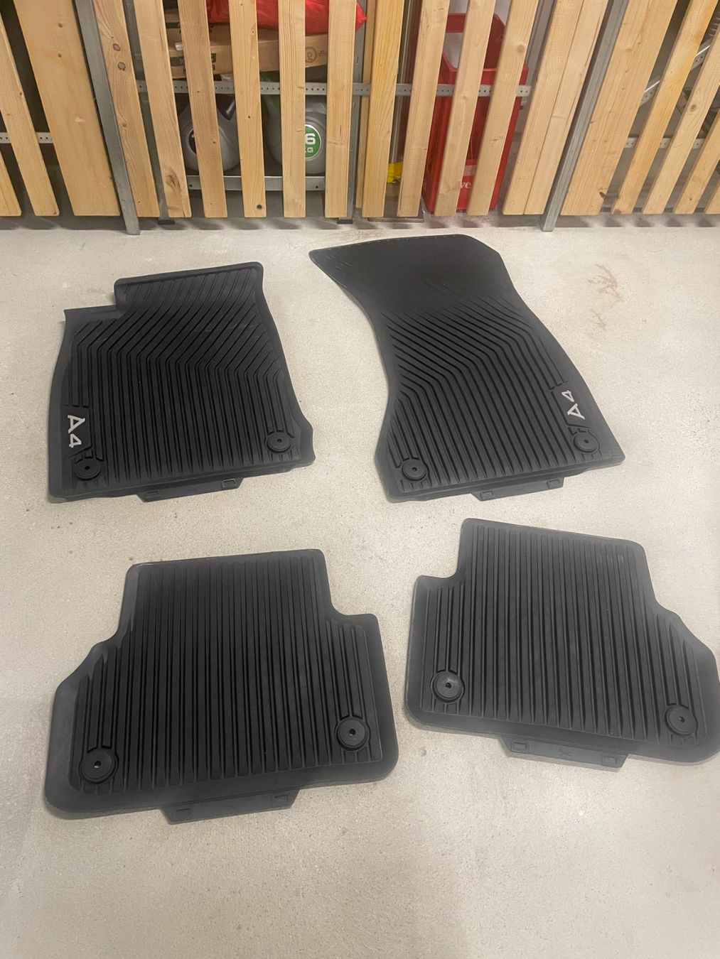 Tappeti & Tappetini: Audi A4 B9 Gummimatten Winter – Usato da Oberwil BL venduto da max_dw88