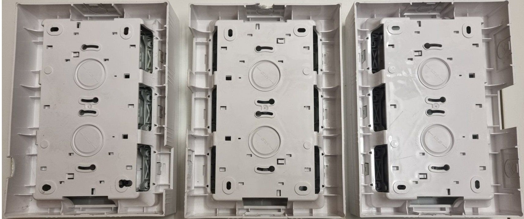 Spine: 3x Elektrokaste AP mit EU Steckdosen – Usato da Zuchwil venduto da Beppe_25.3 1