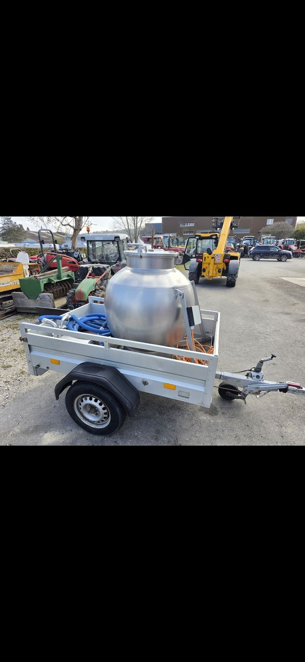 Tecnica di mungitura: Milchtank mit Anhänger und Pumpe  – Usato da Bösingen venduto da lauda-lauda 4