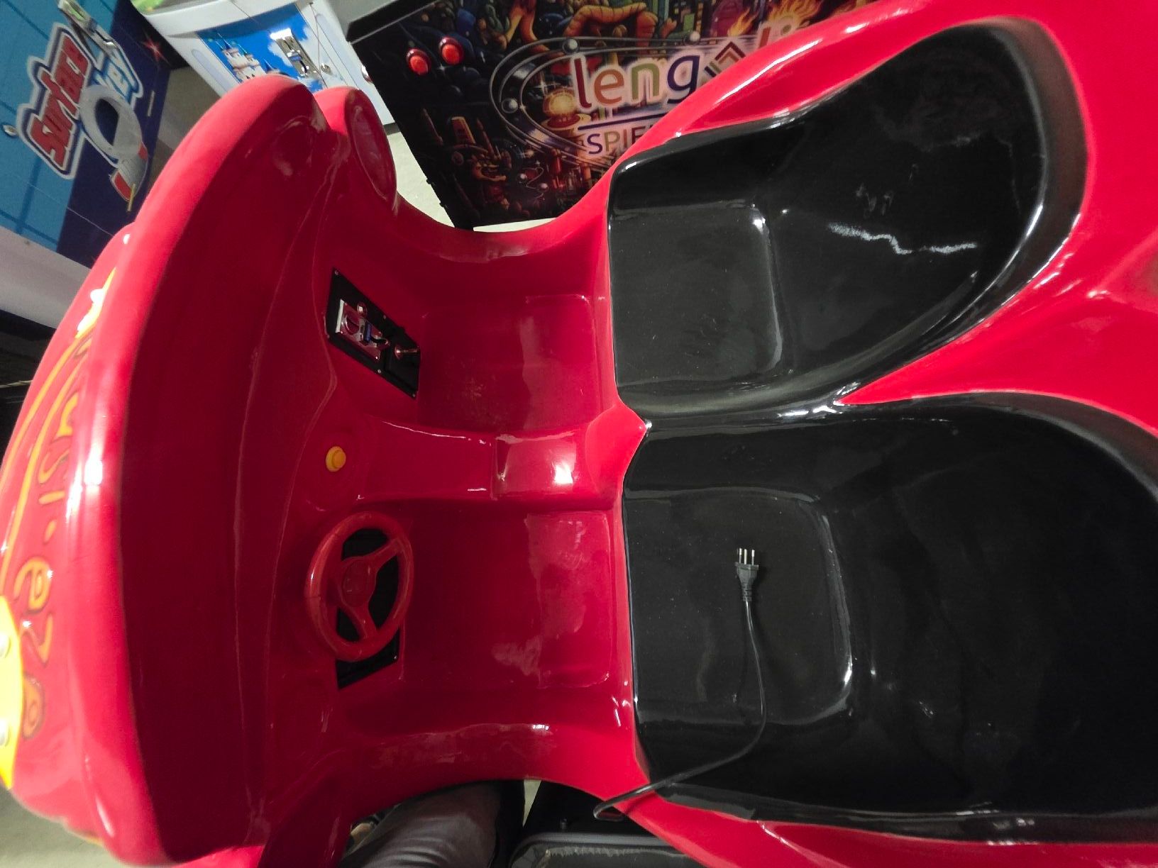 Véhicules pour enfants: Kiddie Ride Rennauto – Neuf avec emballage d'origine à Lengwil par x-rent 2