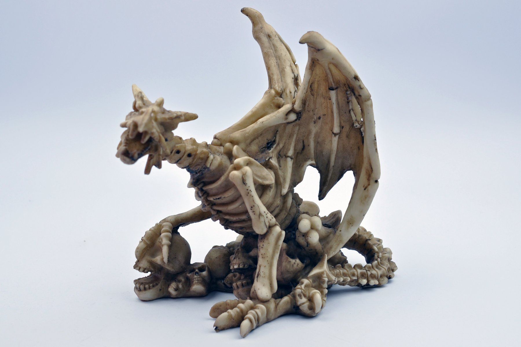 Statuette: Polyresin Figur Drachenskelett Dekor – Nuovo e nell'imballaggio originale da Wittenbach venduto da rbstore 2
