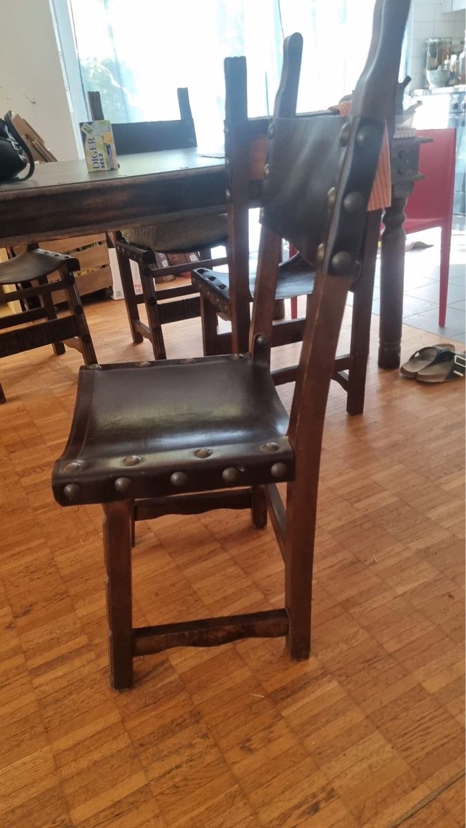 Chaises: Massive Holzstühle mit Lederbezug gebraucht – D'occasion à Eglisau par deb12 1