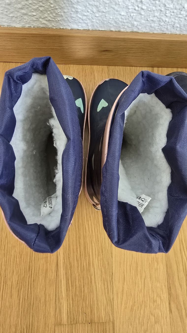 Schuhe für Mädchen: Kinderschuhe Set, Grösse 25 – Gebraucht aus Zug von zebbra192 2