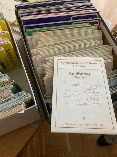 Landkarten & Atlanten: Land-und Wanderkarten – Gebraucht aus Bern von Buddy2005 1