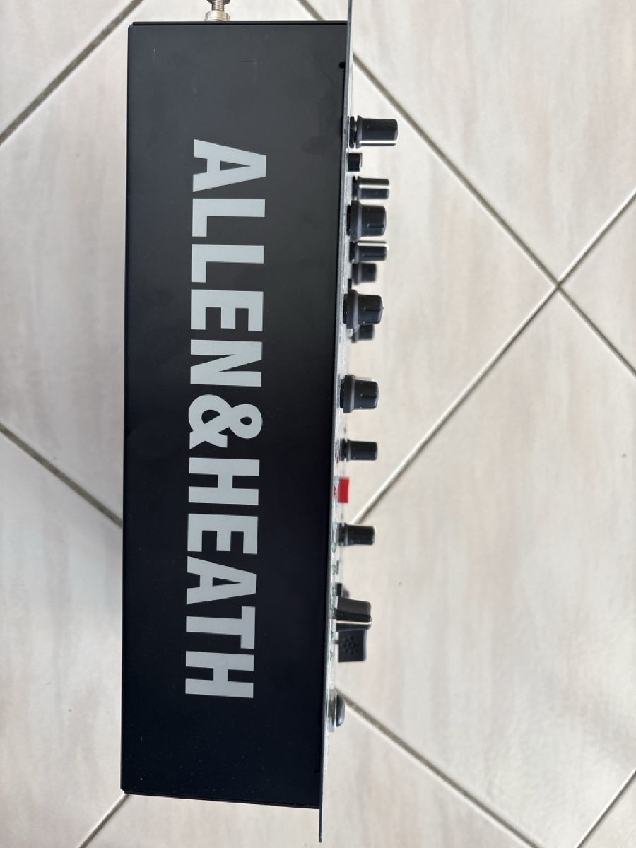 Allen & Heath Console di mixaggio: DJ Mixer Allen&Heath XONE22 – Usato da Aesch LU venduto da Analog557 1