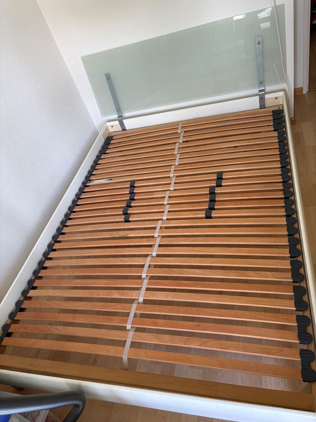 Lits: Bettrahmen ohne Lattenrost – D'occasion à Horgen par rom_stx9