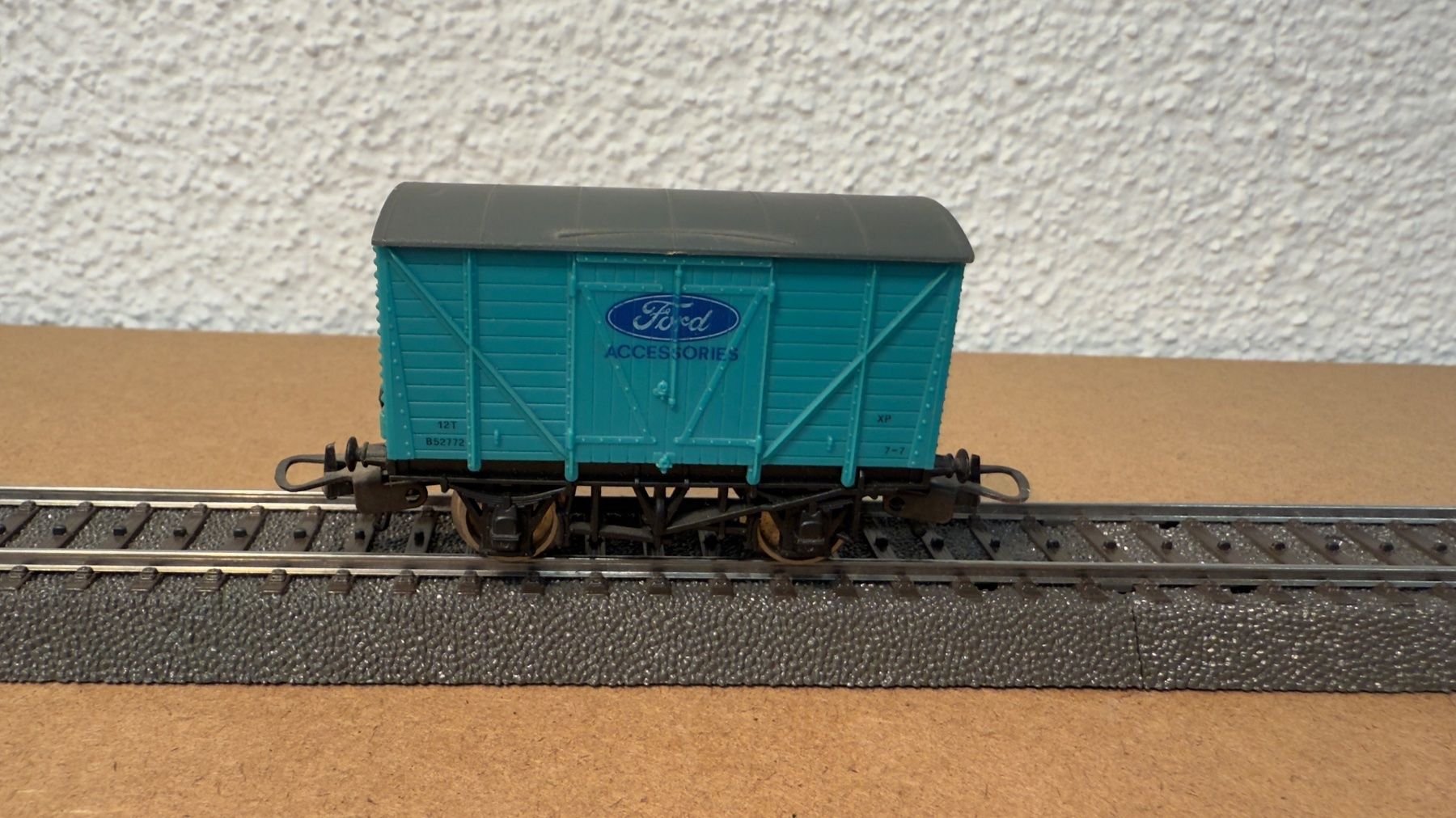 Lima Modelleisenbahnen: Lima Ford ACCESSORIES Güterwagen H0 / DC selten – Gebraucht aus Schlieren von rat_lq6b 2