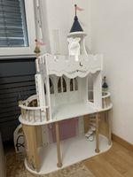 Spielzeugschloss aus Holz weiss mit Türmen 