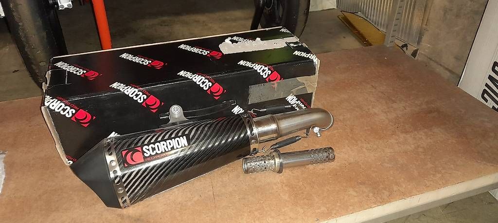 Strasse: SCORPION SUZUKI SV650 – Gebraucht aus Manno von MOTOMIXMANNO