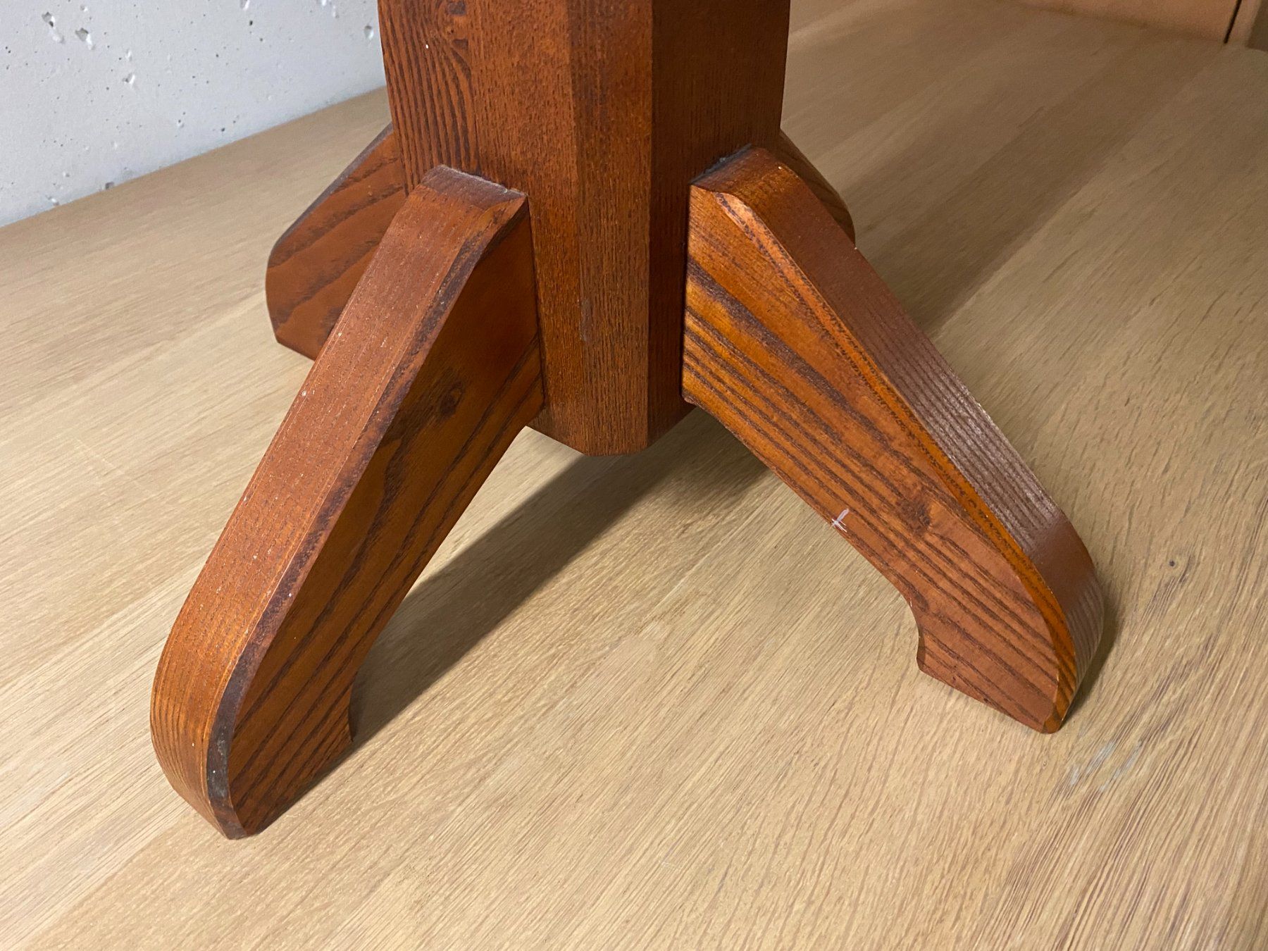 Sgabelli: Holzhocker robust – Usato da Unterterzen venduto da bac_287t 1