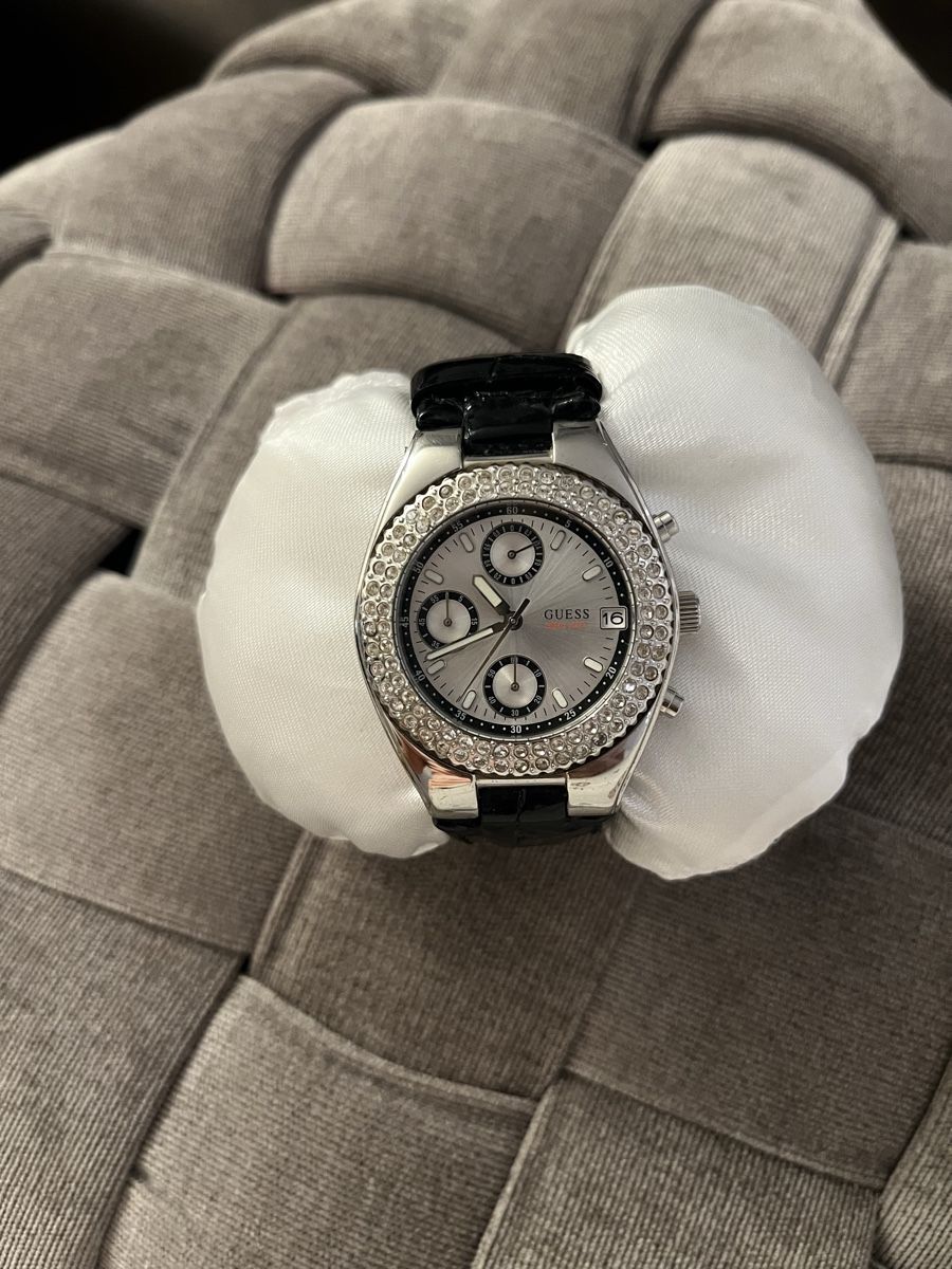 Guess Orologi: Guess Uhr mit schwarzem Lederband – Usato da Hinwil venduto da dire07