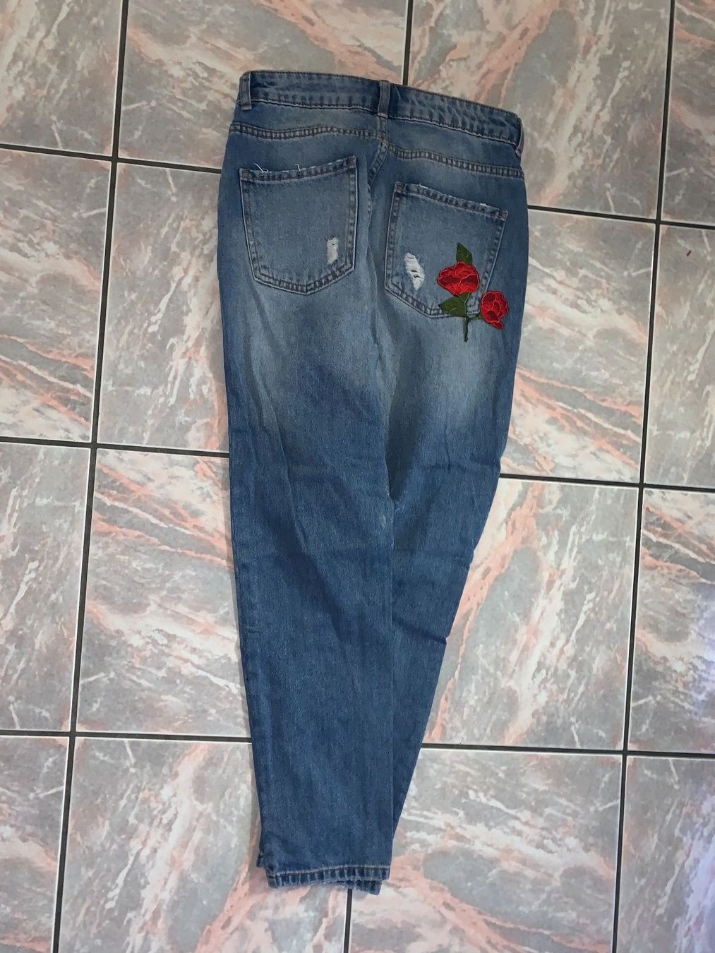 Hosen: Damen Denim oversized Jeans Hose mit Rosen – Gebraucht aus Galgenen von Miachelle 5