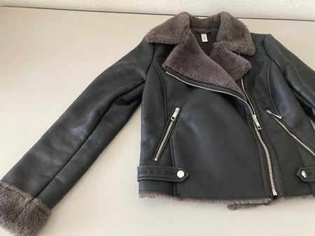 1 gefütterte Bomberjacke, Mango Women, Gr. XS, schwarz
