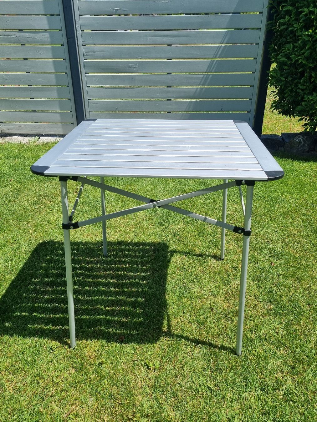 Tavoli: Campingtisch kompakt in einer Tasche – Usato da Eschenbach SG venduto da Ma69st