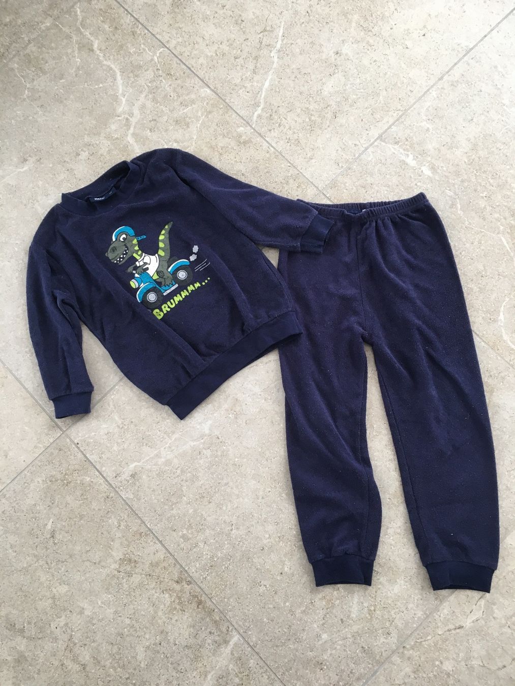Pigiama & Simili: Pyjama Dino Gr. 104 Frotee – Usato da Gächlingen venduto da Tara_devi