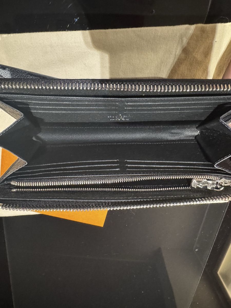 Portafogli: Louis Vuitton Portemonnaie – Usato da Liestal venduto da KLAG 2