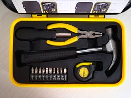Werkzeug-Set mit Hammer Zange Schraubendreher Massband neu