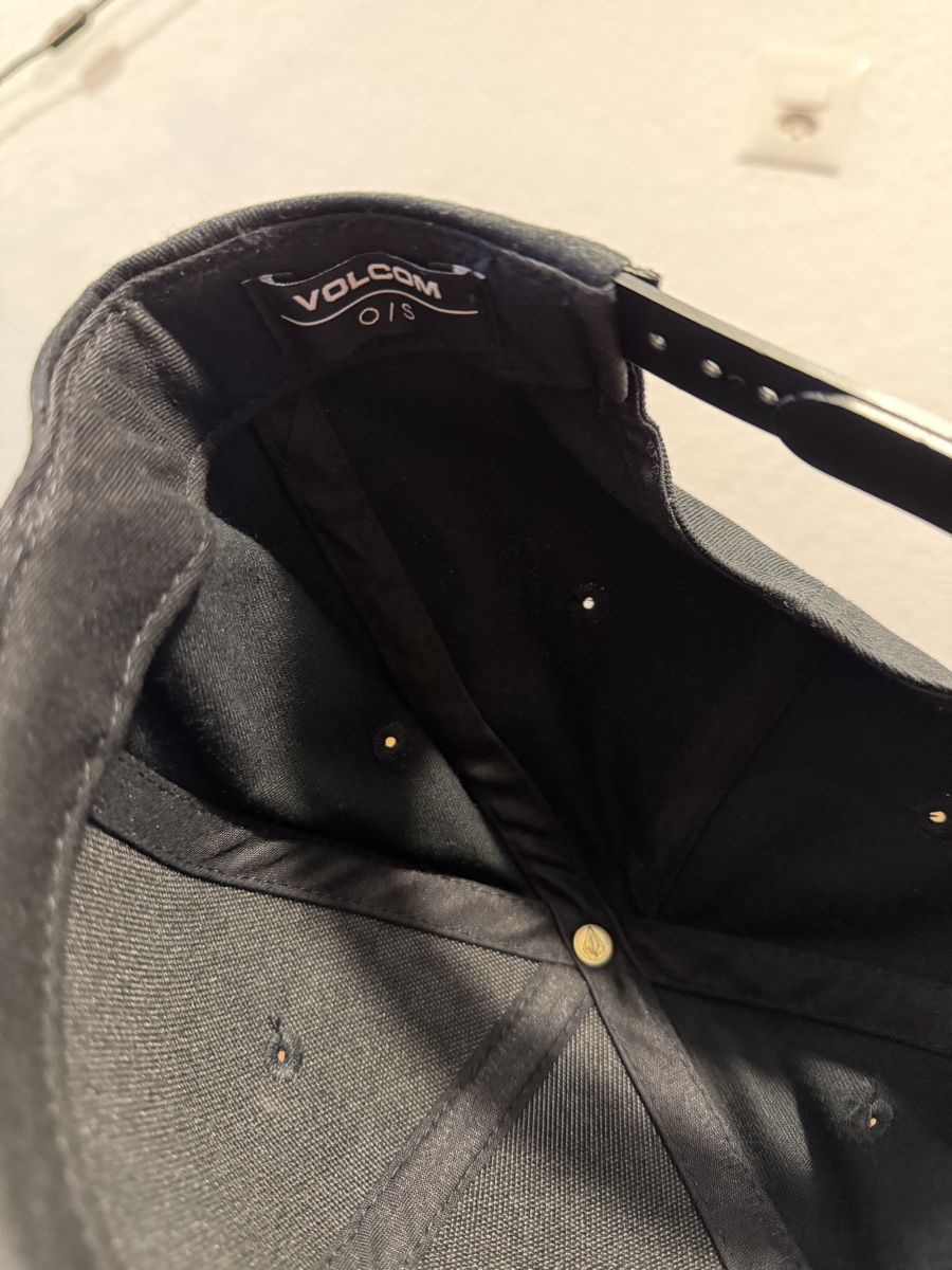 Volcom Hüte, Mützen & Caps: Volcom Cap – Gebraucht aus Buchrain von jas_bls8 9