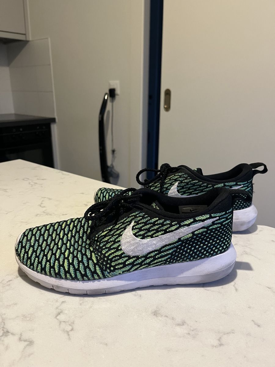 Nike Scarpe da uomo: Nike Roshe Run Flyknit Trainers - Great Condition – Usato da Mies venduto da nic_yk5d 1
