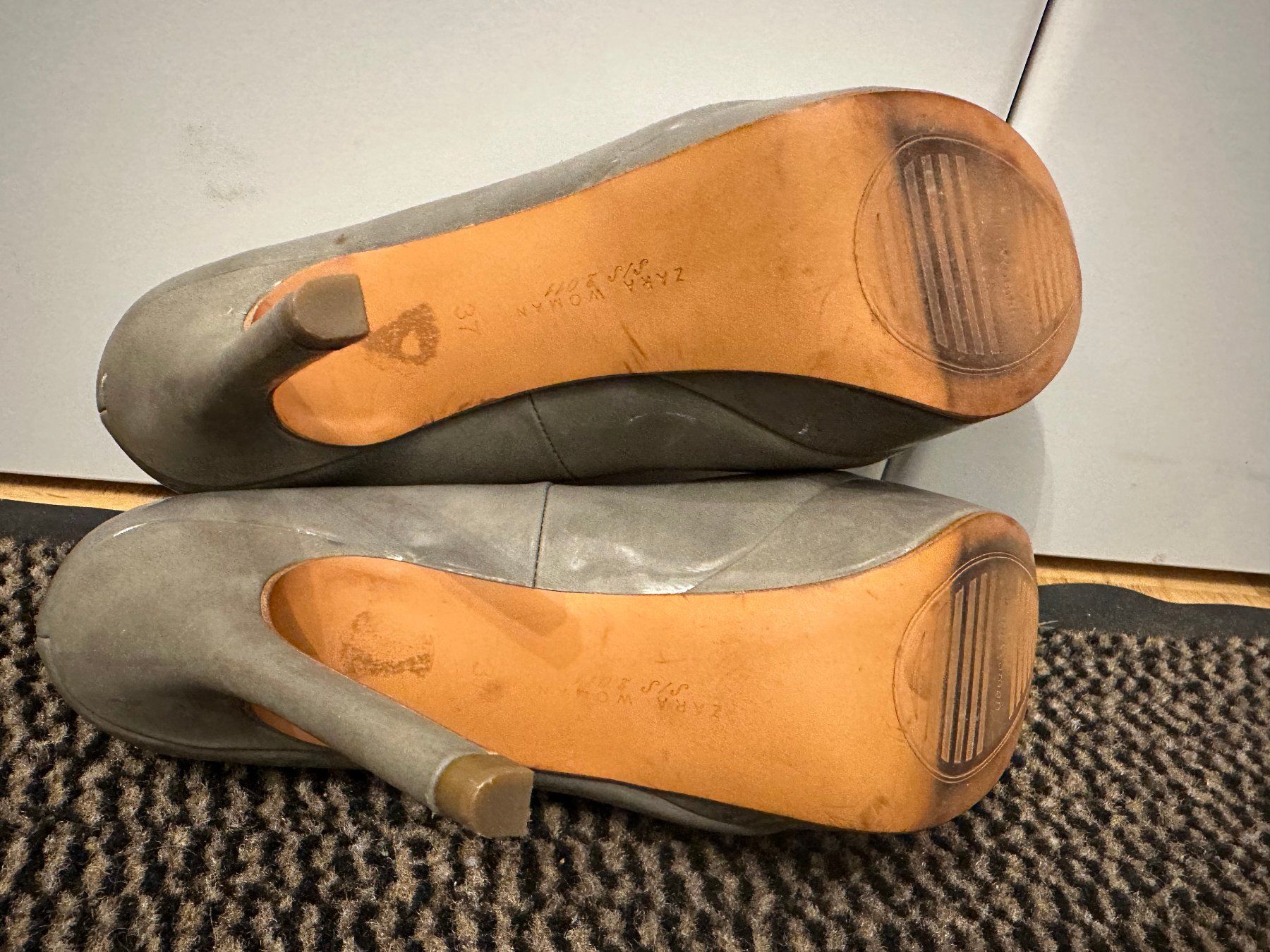 Zara Scarpe da donna: High Heels Peeptoe grau Gr. 37 – Usato da Winterthur venduto da nelead 2