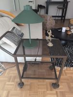 Servierwagen 70 jährige mit gerauchte Glas Braun