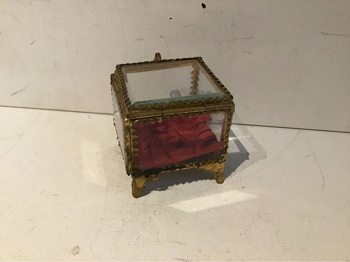 Tutte le decorazioni: Antikes Glas Schmuckdösli ( Schneewittchensarg ) – Usato da St. Gallen venduto da Goldlilly 2
