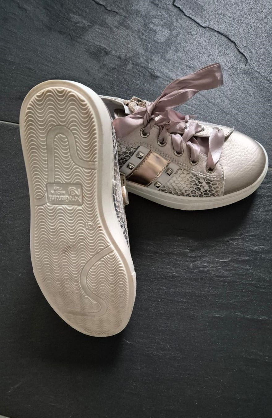 Scarpe per ragazzi: NeroGiardini Mädchen-Sneakers, Leder, Grösse 31 – Usato da Dornach venduto da kolibri313 4