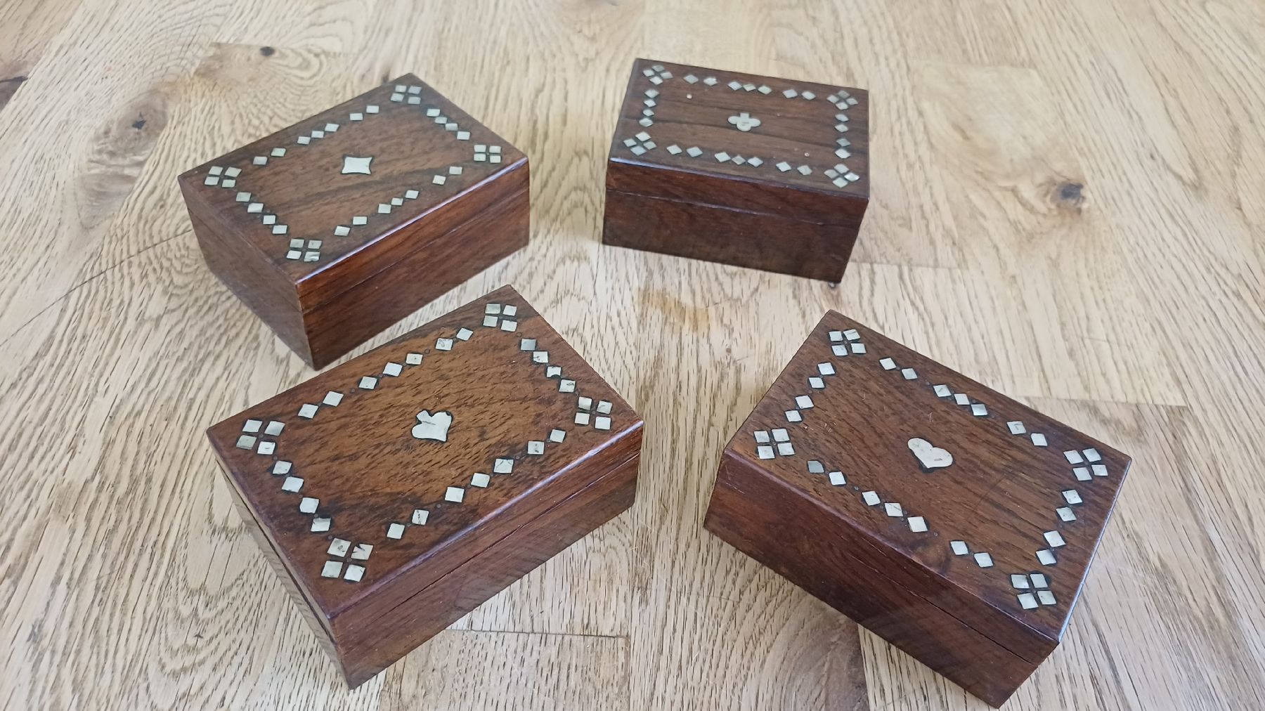 Giochi: Alte Spiel mit Tablar mit Holzboxen – Usato da Flawil venduto da Pinkmalibu 1