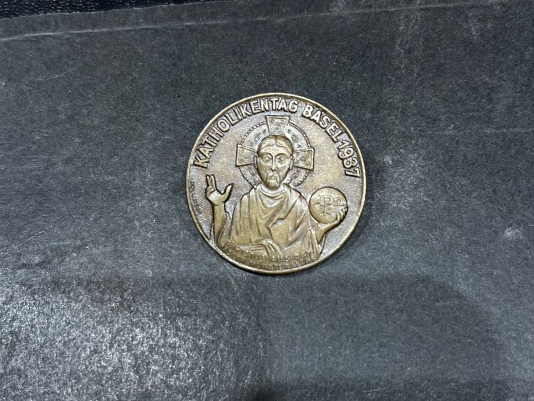 Placchette & Badge: Abzeichen Katholikentag Basel 1987 – Usato da Muttenz venduto da Bhuebi