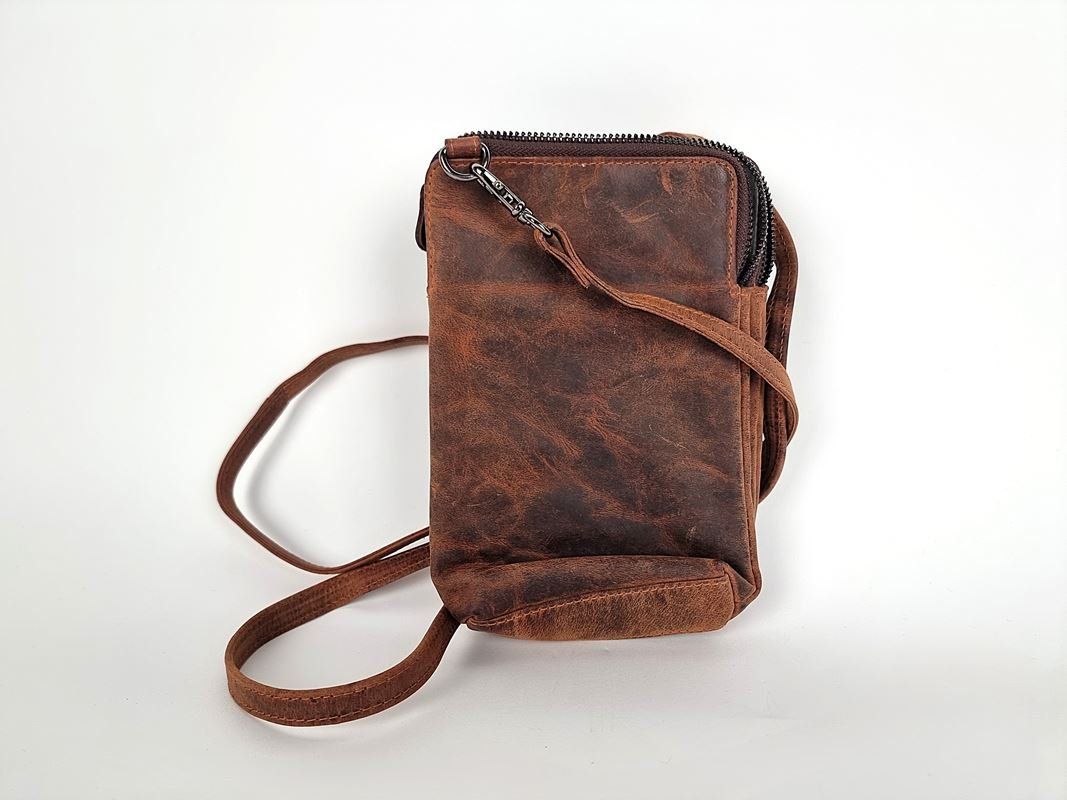 Taschen: Ledertasche – Gebraucht aus Urtenen-Schönbühl von Restwert_Schoenbuehl 2