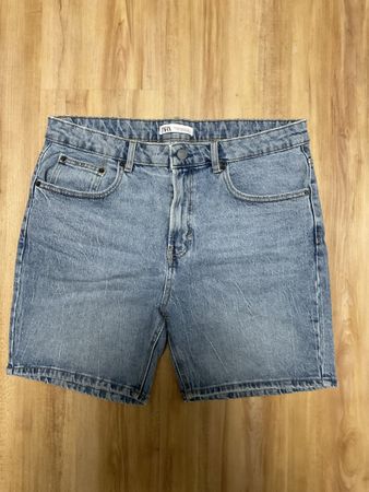 Jeans Shorts Zara Grösse 46 hellblau guter Zustand