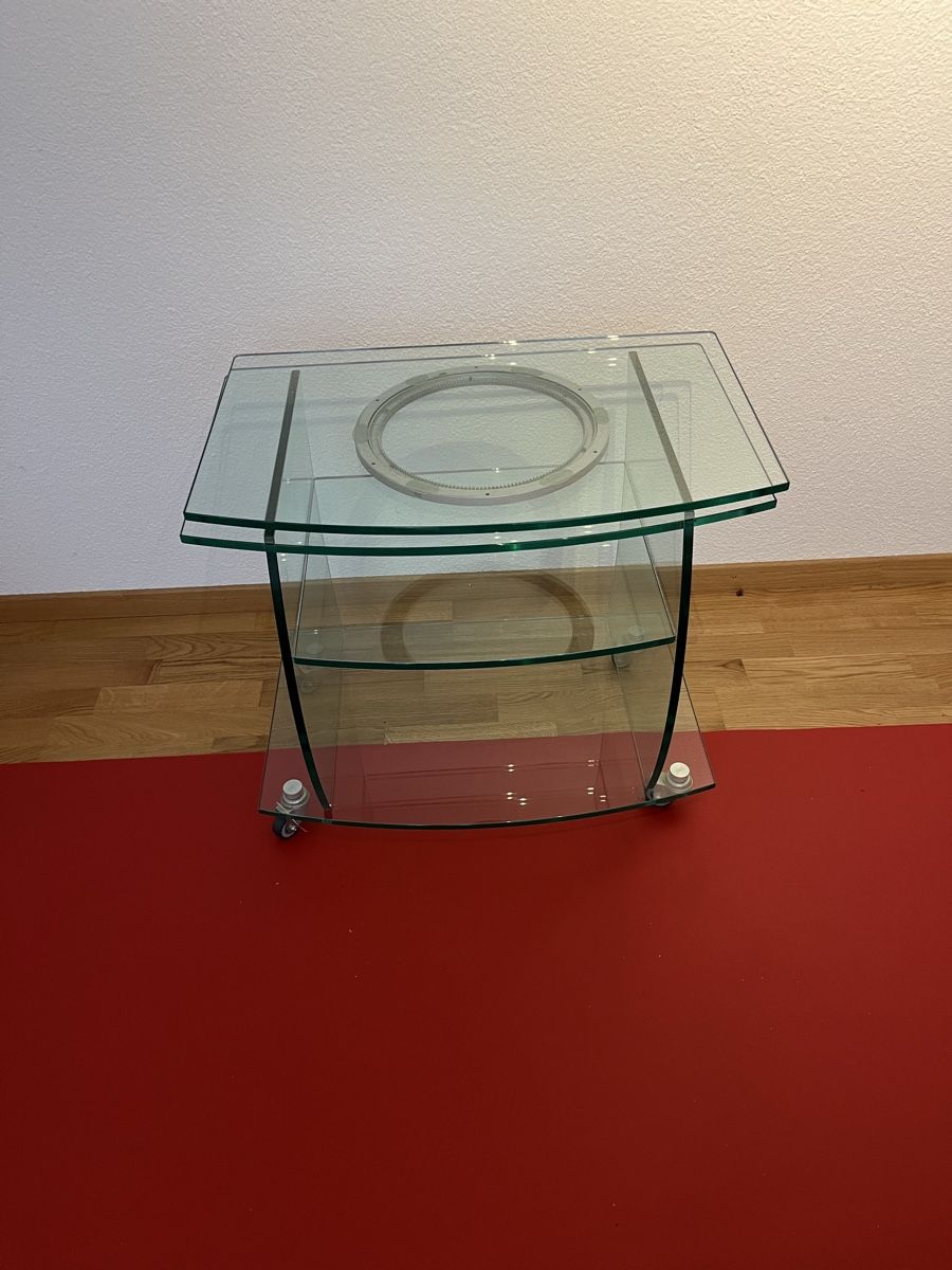 Mobili TV: TV-Tisch Glastisch mit Rollen – Usato da Zofingen venduto da Frank69