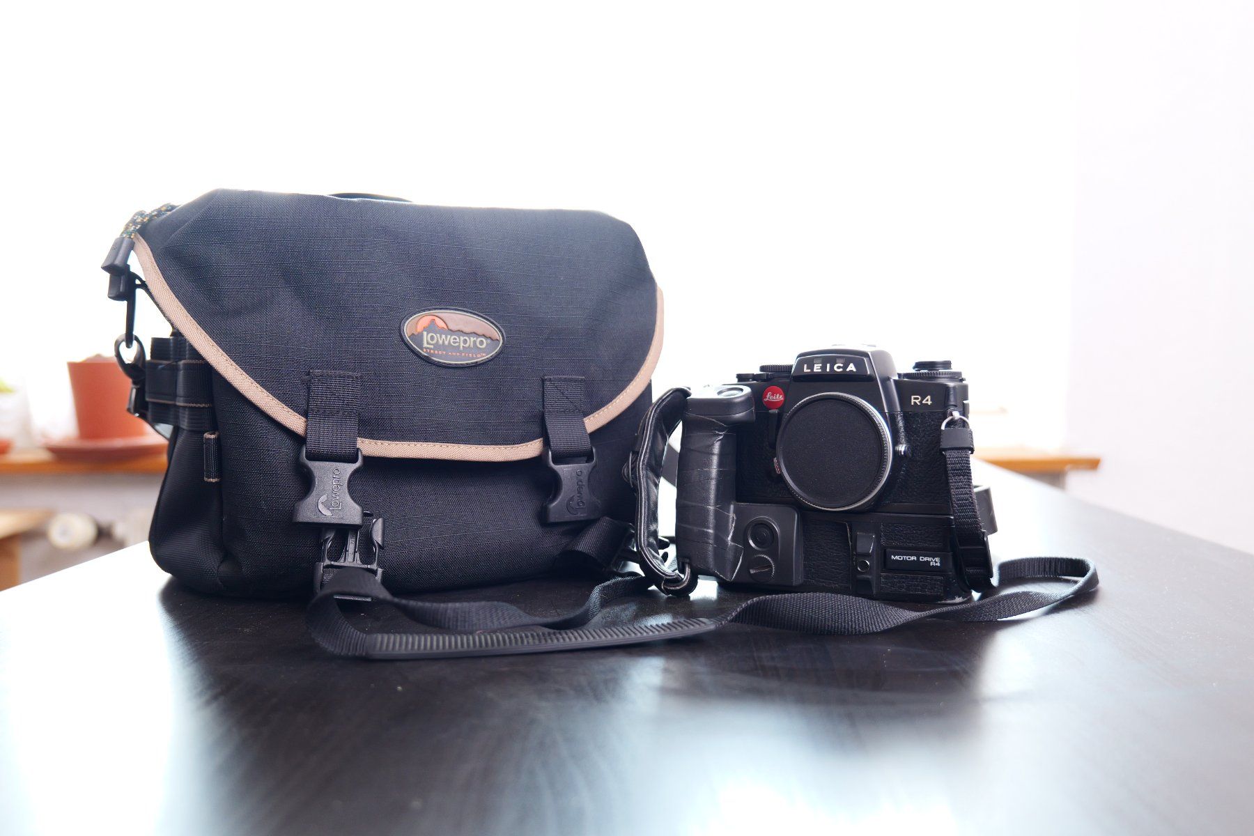 Leica Appareil photo: Leica R4 + Zubehör – D'occasion à Tecknau par LevinLaufmann 1