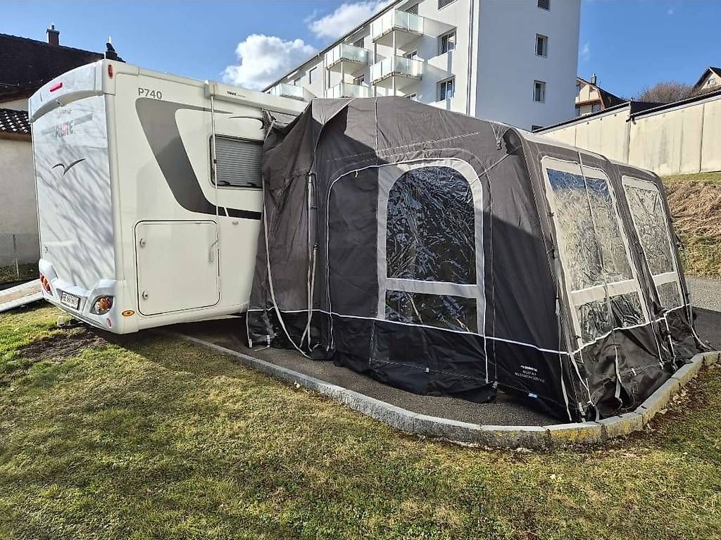 Dometic Auvents & marquises: Dometic Auvent gonflable neuf – D'occasion à Tavannes par Peache 1