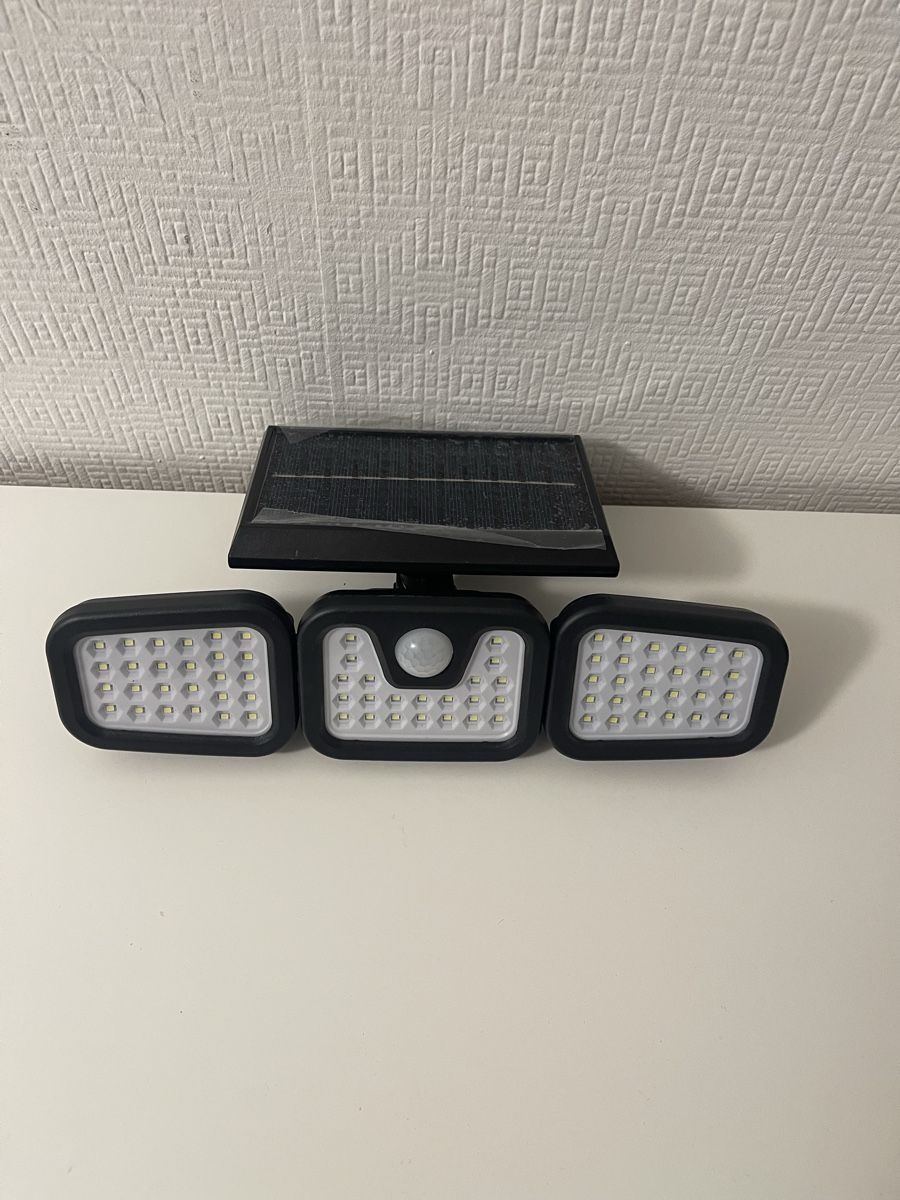 Solargeräte und Solarprodukte: Solar Wandleuchte mit Bewegungsmelder, split Design – Neu und originalverpackt aus Grosswangen von ASH1995 3
