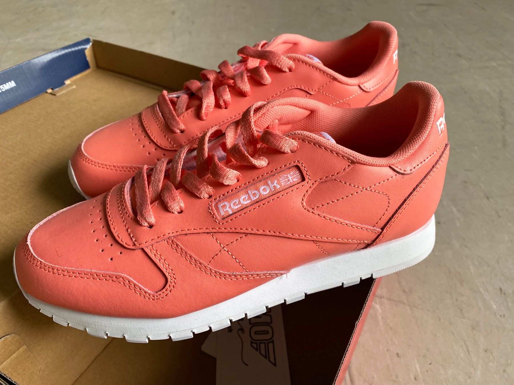 Reebok Damenschuhe: NEU Reebok Leder Turnschuhe Sneakers – Neu und originalverpackt aus Bern von lolapennt 8