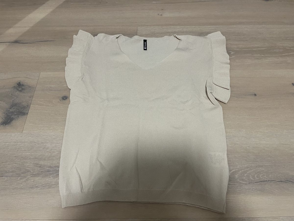 T-Shirts: Strickshirt mit Volants beige M neu – Neu (gemäss Beschreibung) aus Birrwil von vanyboo