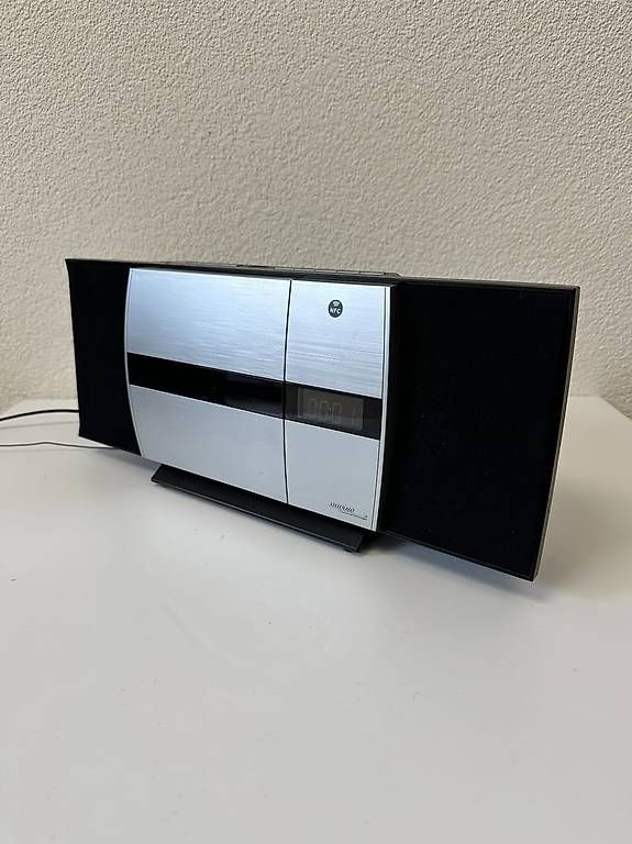 Lecteur multimedia & Streamer: Auvisio Stereo System mit NFC und USB – D'occasion à Obernau par Arche_Noah_Brocki 1