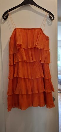 Sommerkleid plissiert orange mit Trägern guter Zustand