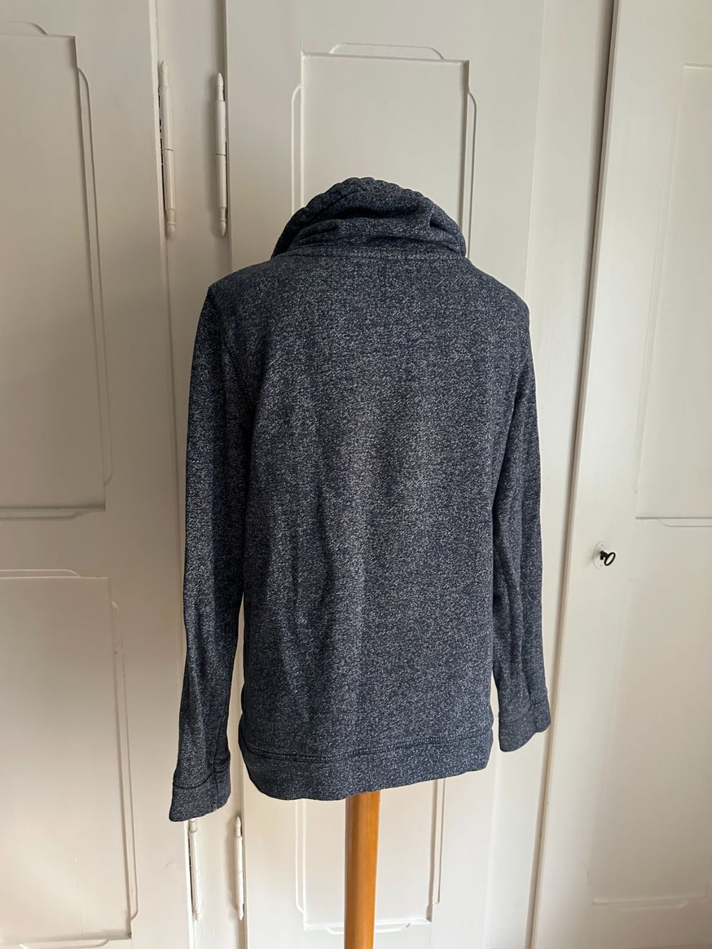 We Pullover & Sweatshirts: WE - Sweatshirt dunkelblau meliert M – Gebraucht aus Zürich von Diazaio 2