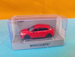 Audi RS Q3 2019  Minichamps réf 870 010100 échelle 1:87