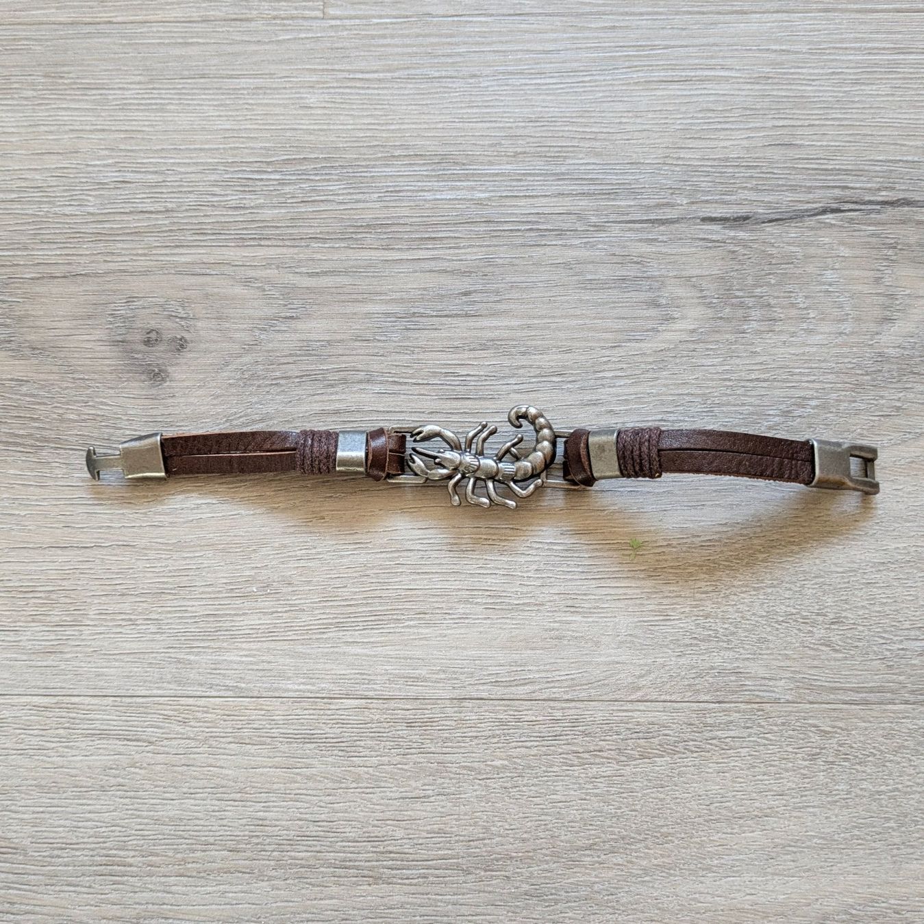 Bracciali & Braccialetti: Bracelet scorpion cuir métal – Nuovo (secondo la descrizione) da Orsieres venduto da IndianaJones50a 1