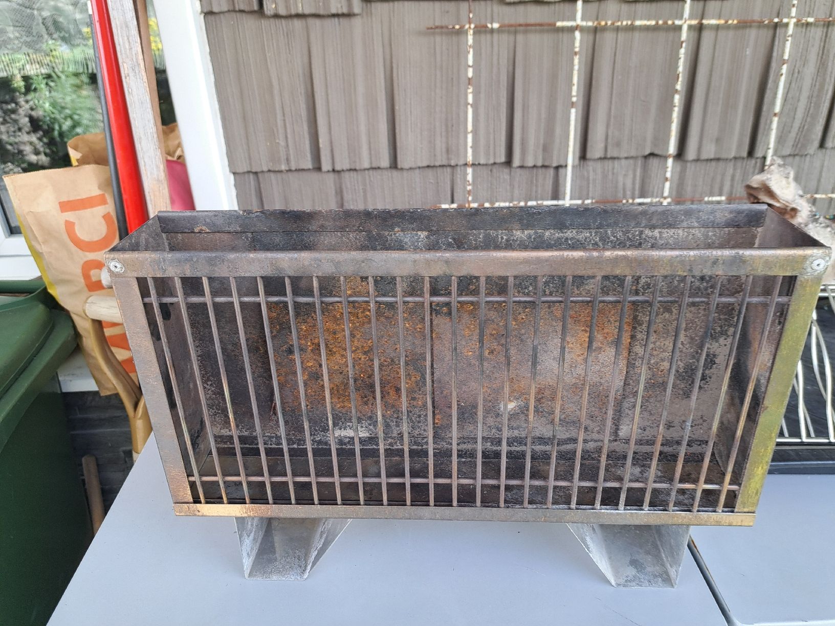 Griglie: Grill-Einsatz für Cheminée oder Feuerstelle, robust. – Usato da Sattel venduto da SBS3