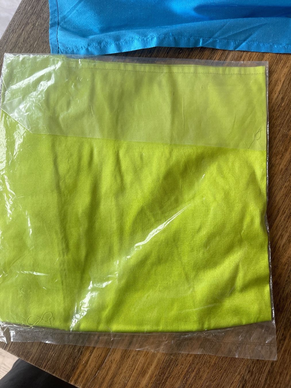 Trachtenmode: Dirndl Seiden Schürze Apple Green 57cm – Neu (gemäss Beschreibung) aus Kilchberg ZH von Seb92 1