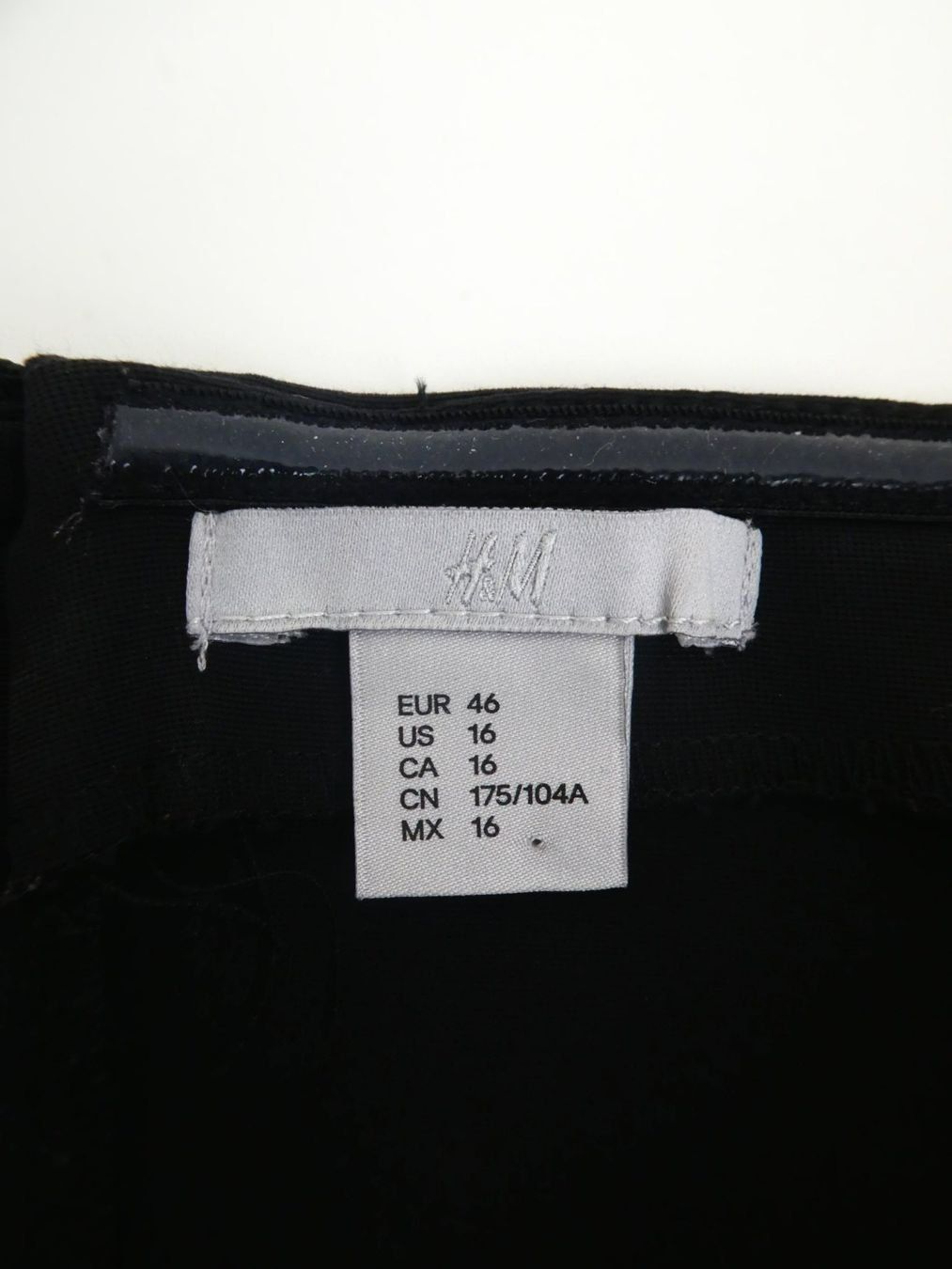 H&M Kleider: Gr. 46 Etuikleid Abendkleid schwarz – Gebraucht aus Sutz von Dalilea 4