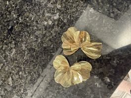 *NEU* Gold Flower Earrings