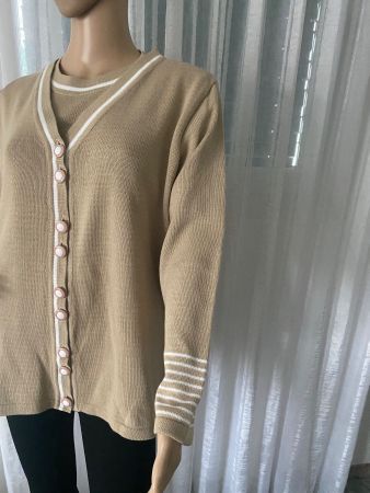 Perfekter Auftritt - tolles zeitloses Twinset beige/weiss, L