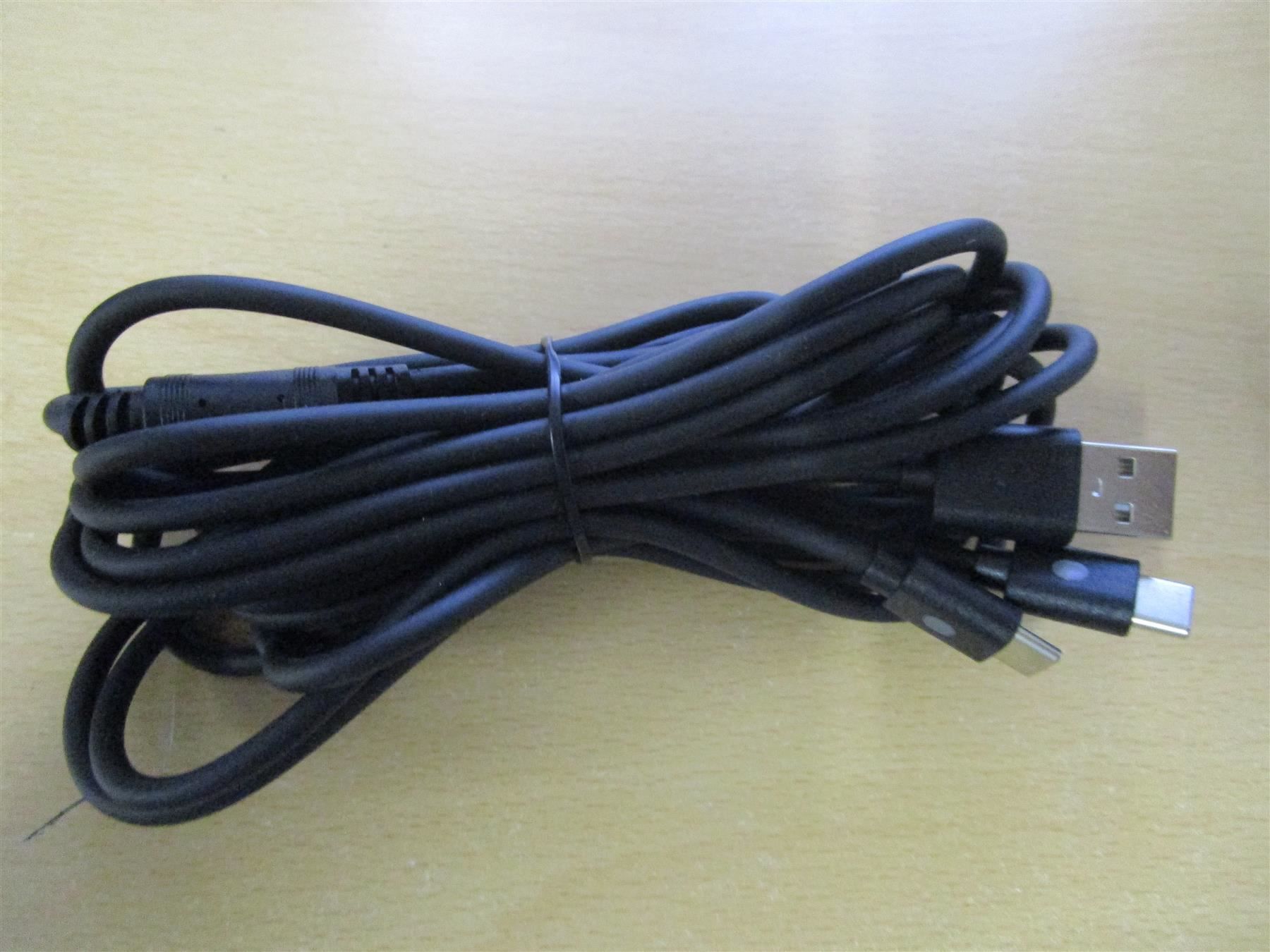 Altri accessori: Playstation 5 Pad Ladekabel Duo USB -NEU – Nuovo (secondo la descrizione) da Goldau venduto da agestuffer