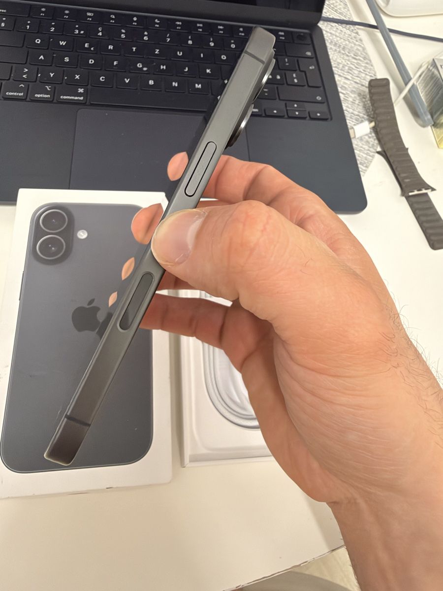 Apple Handys / Smartphones: iPhone 17 256GB Spacegrau Neuwertig  – Neu (gemäss Beschreibung) aus St. Gallen von mania03 3