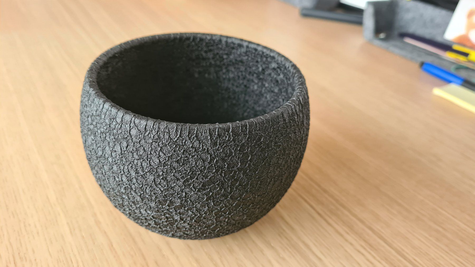 Pots de fleurs: Blumentopf schwarz – D'occasion à Zürich par Agios